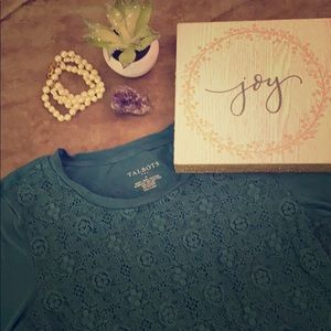 Teal 3/4 sleeve shirt with lace front